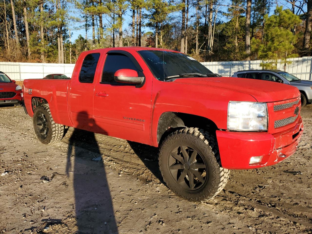 Photo 3 VIN: 1GCRKSE32BZ315459 - CHEVROLET SILVERADO 