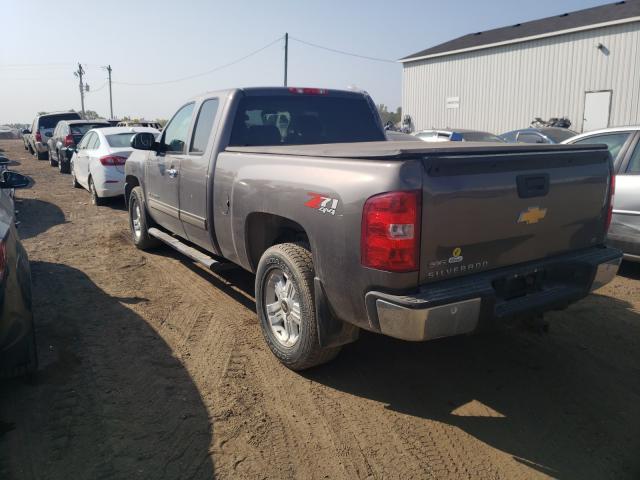 Photo 2 VIN: 1GCRKSE32BZ317972 - CHEVROLET SILVERADO 