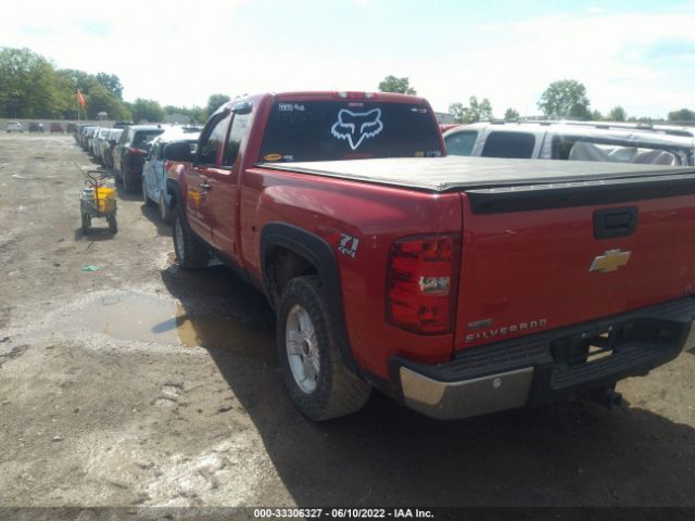 Photo 2 VIN: 1GCRKSE32BZ417862 - CHEVROLET SILVERADO 1500 