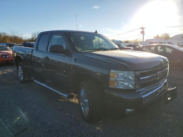 Photo 3 VIN: 1GCRKSE33BZ108515 - CHEVROLET SILVERADO 