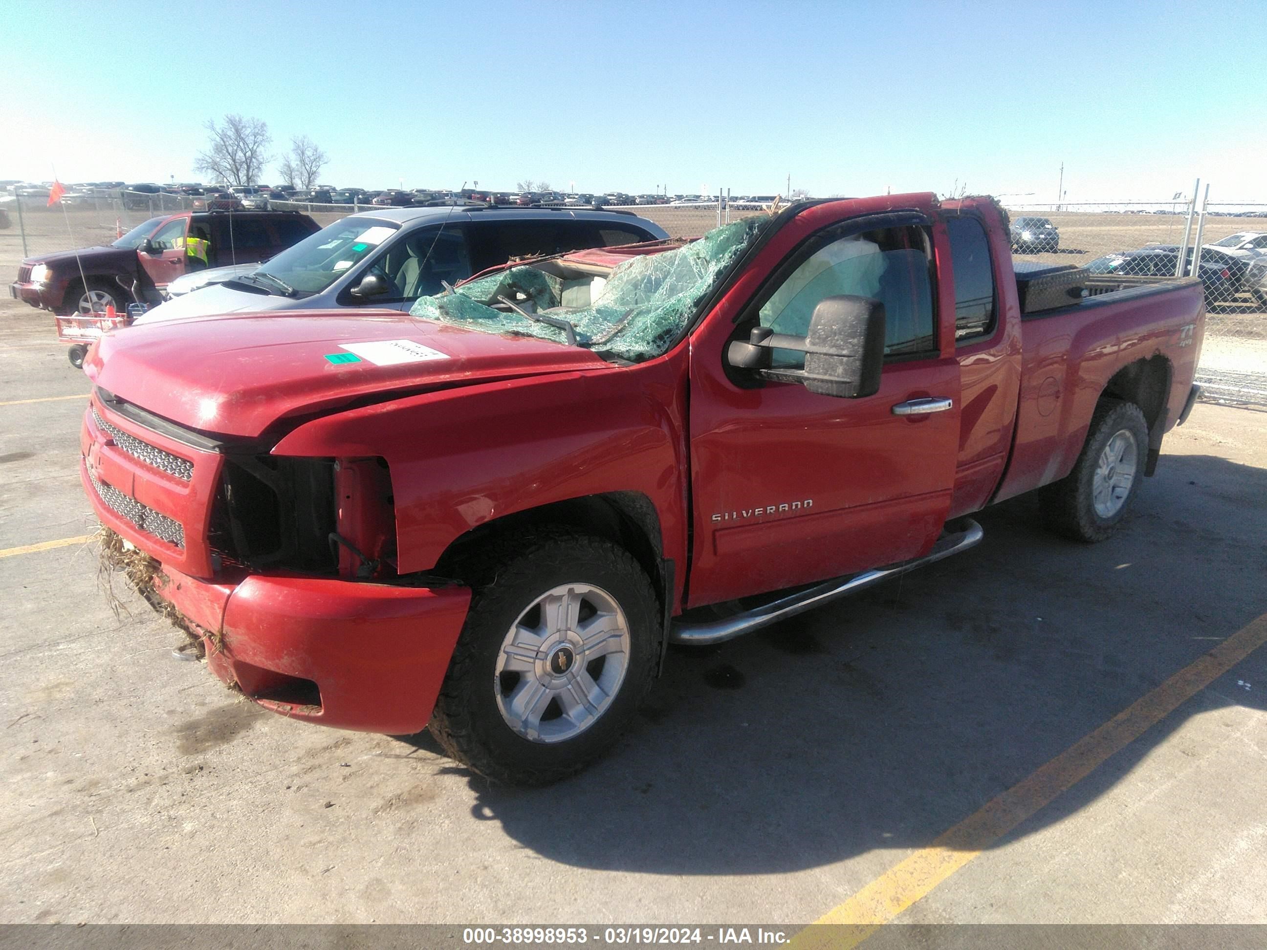 Photo 1 VIN: 1GCRKSE34BZ180534 - CHEVROLET SILVERADO 