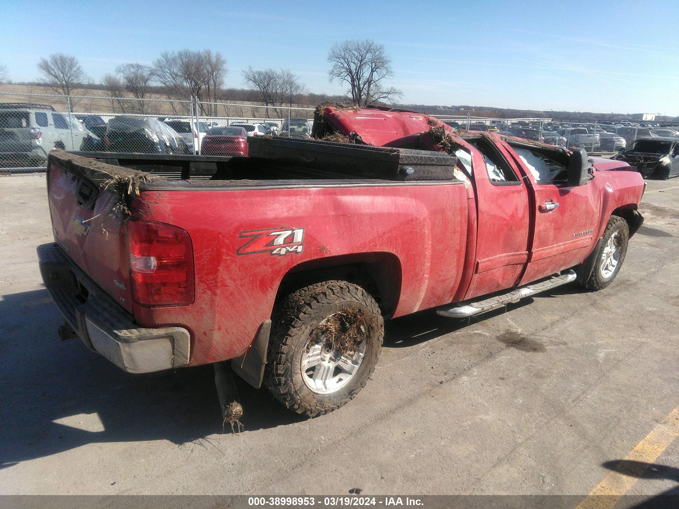 Photo 3 VIN: 1GCRKSE34BZ180534 - CHEVROLET SILVERADO 