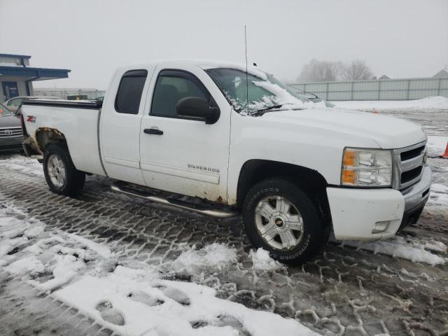 Photo 3 VIN: 1GCRKSE34BZ185748 - CHEVROLET SILVERADO 