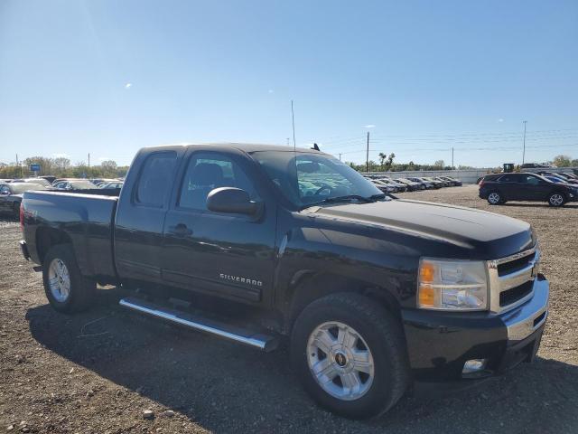 Photo 3 VIN: 1GCRKSE34BZ256267 - CHEVROLET SILVERADO 