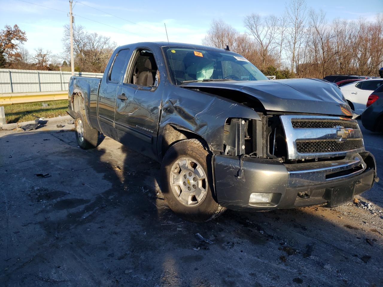 Photo 3 VIN: 1GCRKSE34BZ279113 - CHEVROLET SILVERADO 