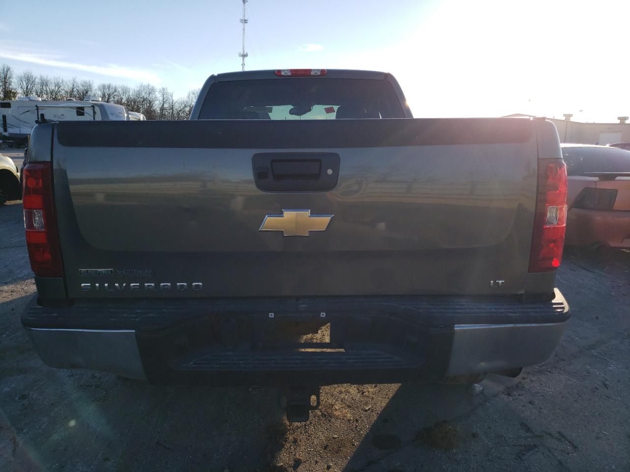 Photo 5 VIN: 1GCRKSE34BZ279113 - CHEVROLET SILVERADO 