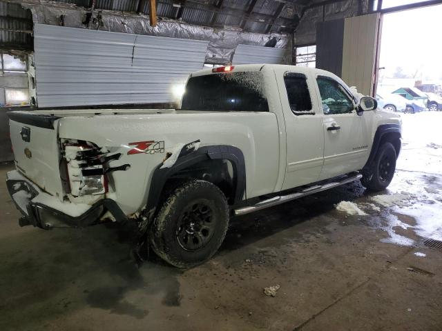 Photo 2 VIN: 1GCRKSE34BZ313776 - CHEVROLET SILVERADO 