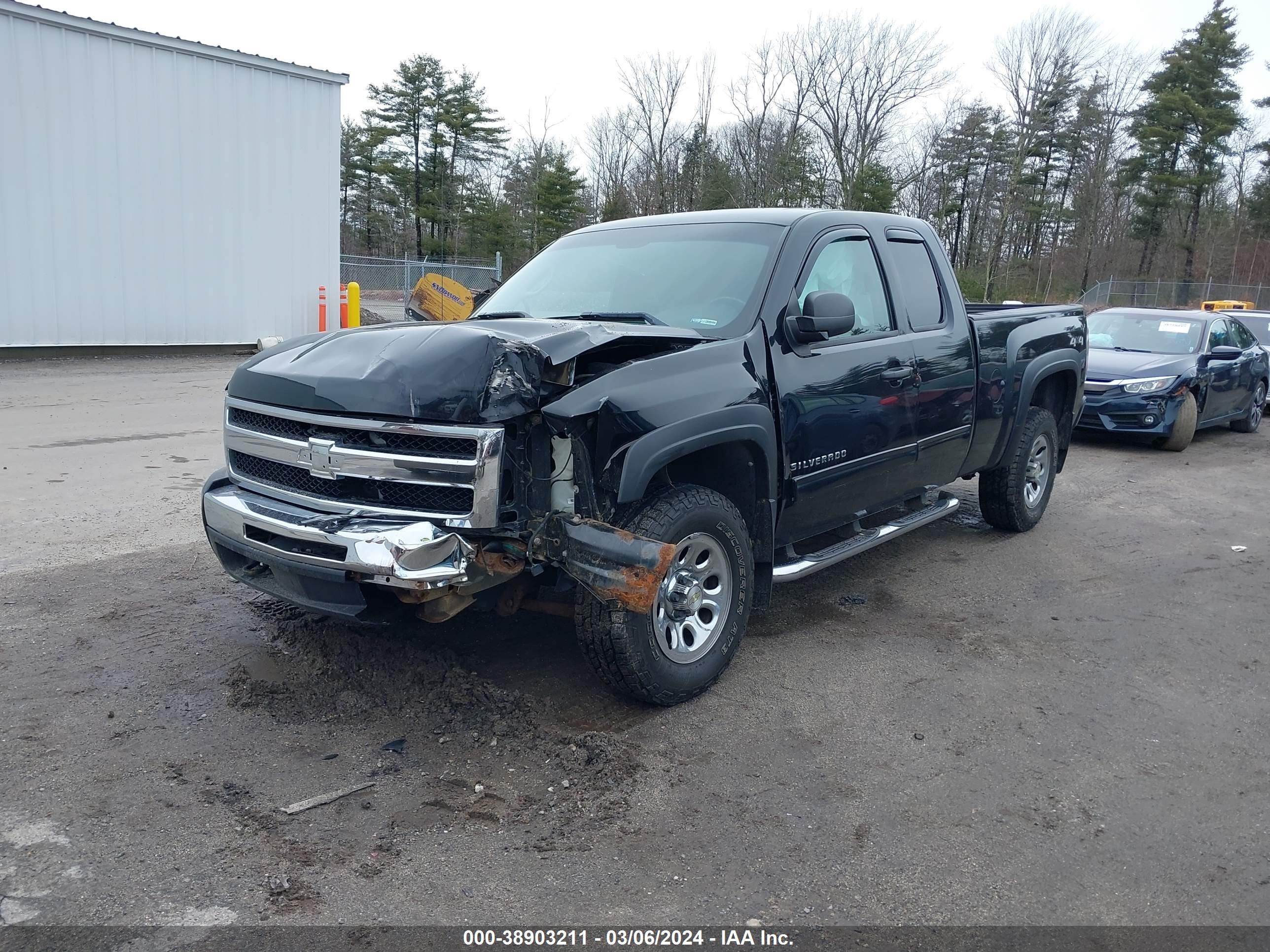 Photo 1 VIN: 1GCRKSE34BZ336233 - CHEVROLET SILVERADO 