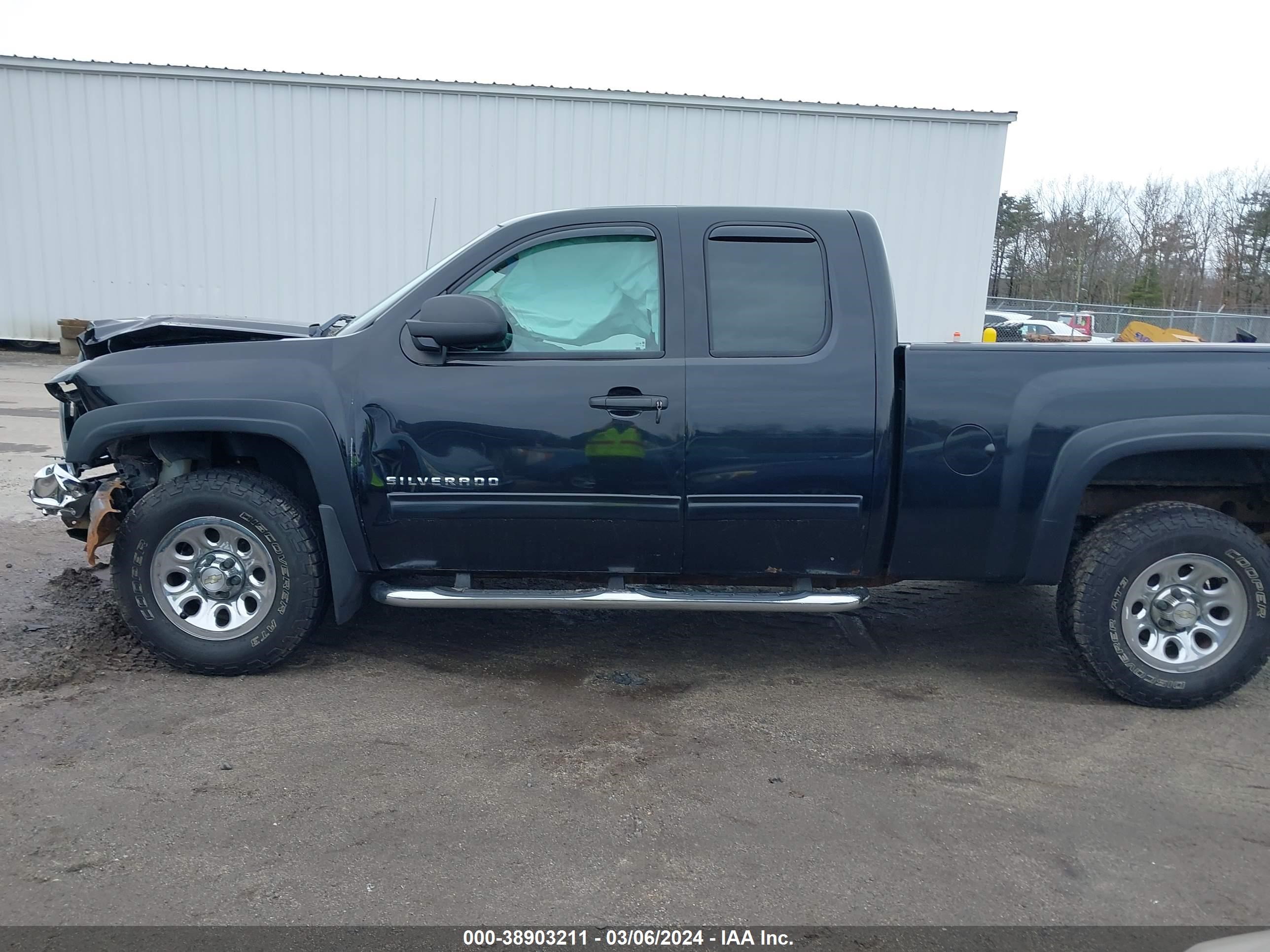 Photo 16 VIN: 1GCRKSE34BZ336233 - CHEVROLET SILVERADO 