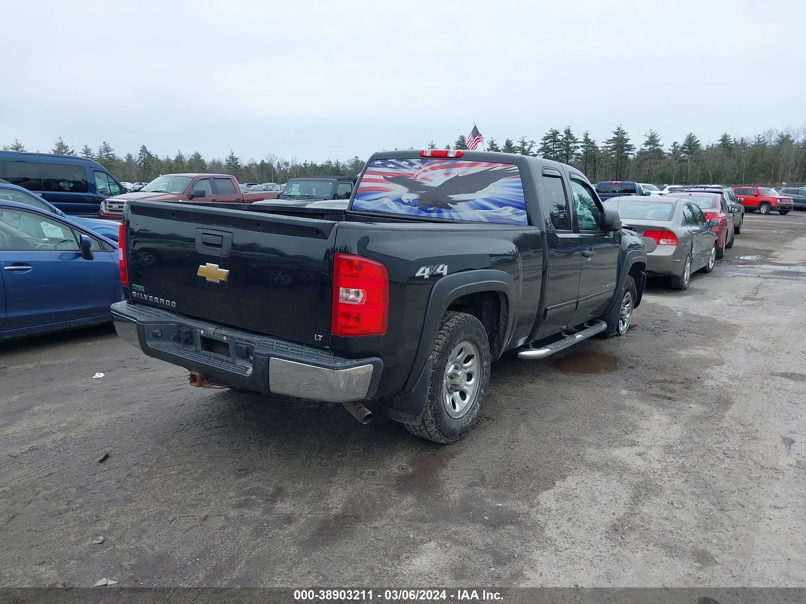 Photo 3 VIN: 1GCRKSE34BZ336233 - CHEVROLET SILVERADO 