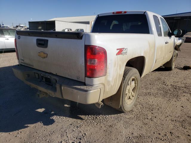 Photo 3 VIN: 1GCRKSE34BZ420083 - CHEVROLET SILVERADO 