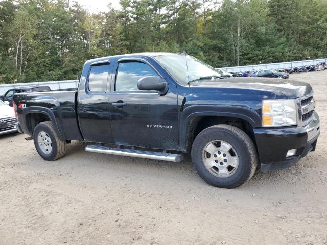 Photo 3 VIN: 1GCRKSE35BZ205649 - CHEVROLET SILVERADO 