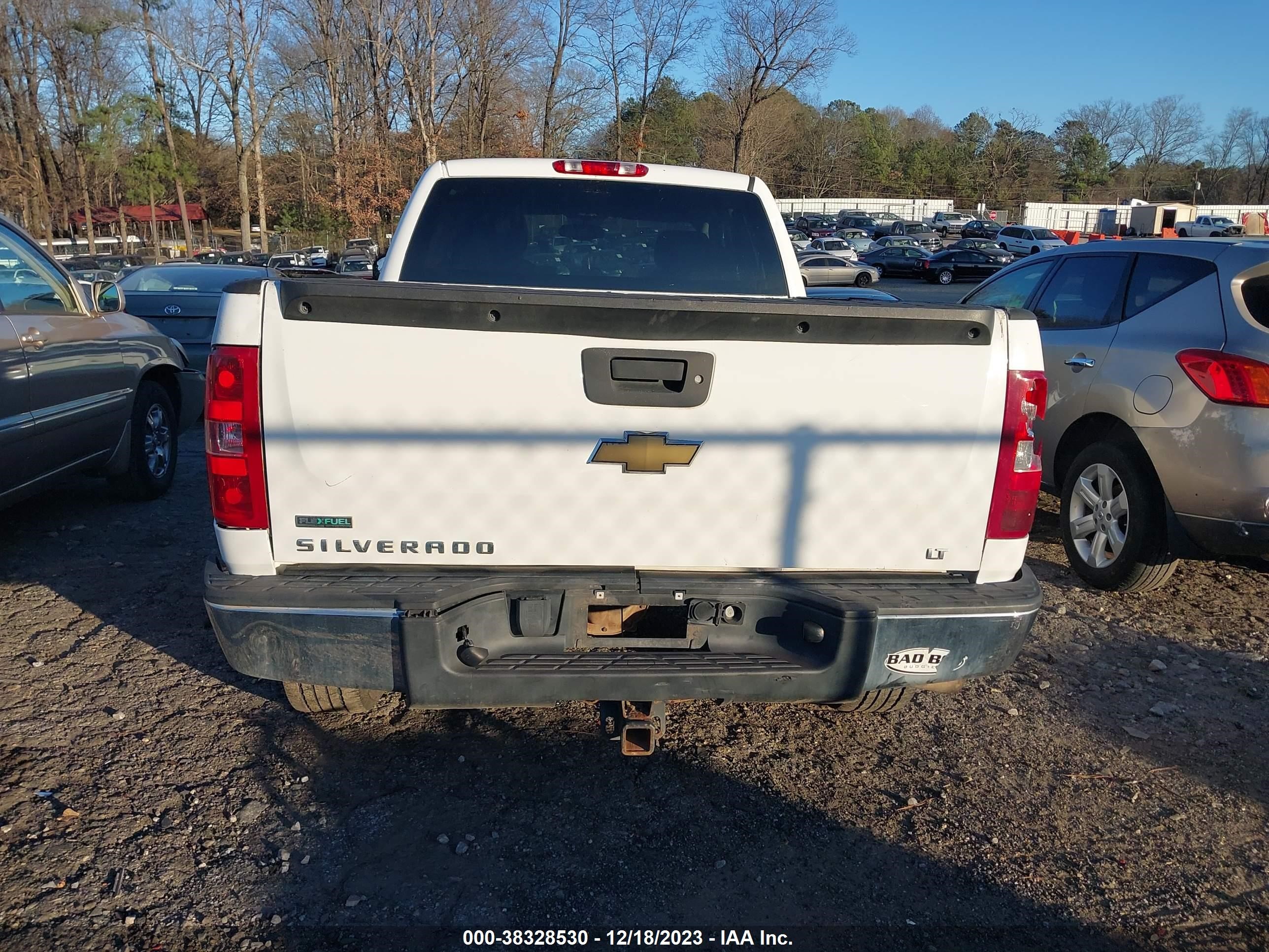 Photo 15 VIN: 1GCRKSE35BZ236755 - CHEVROLET SILVERADO 