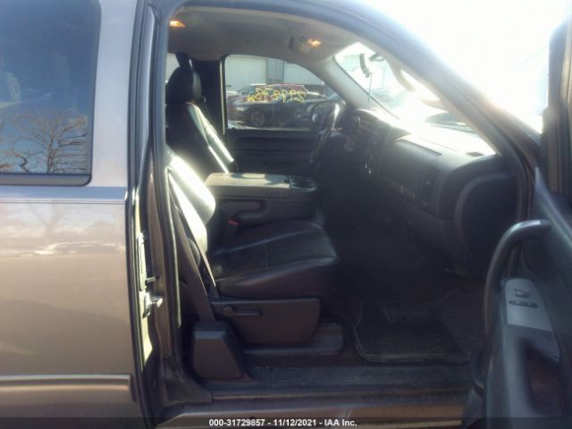 Photo 4 VIN: 1GCRKSE35BZ311356 - CHEVROLET SILVERADO 1500 