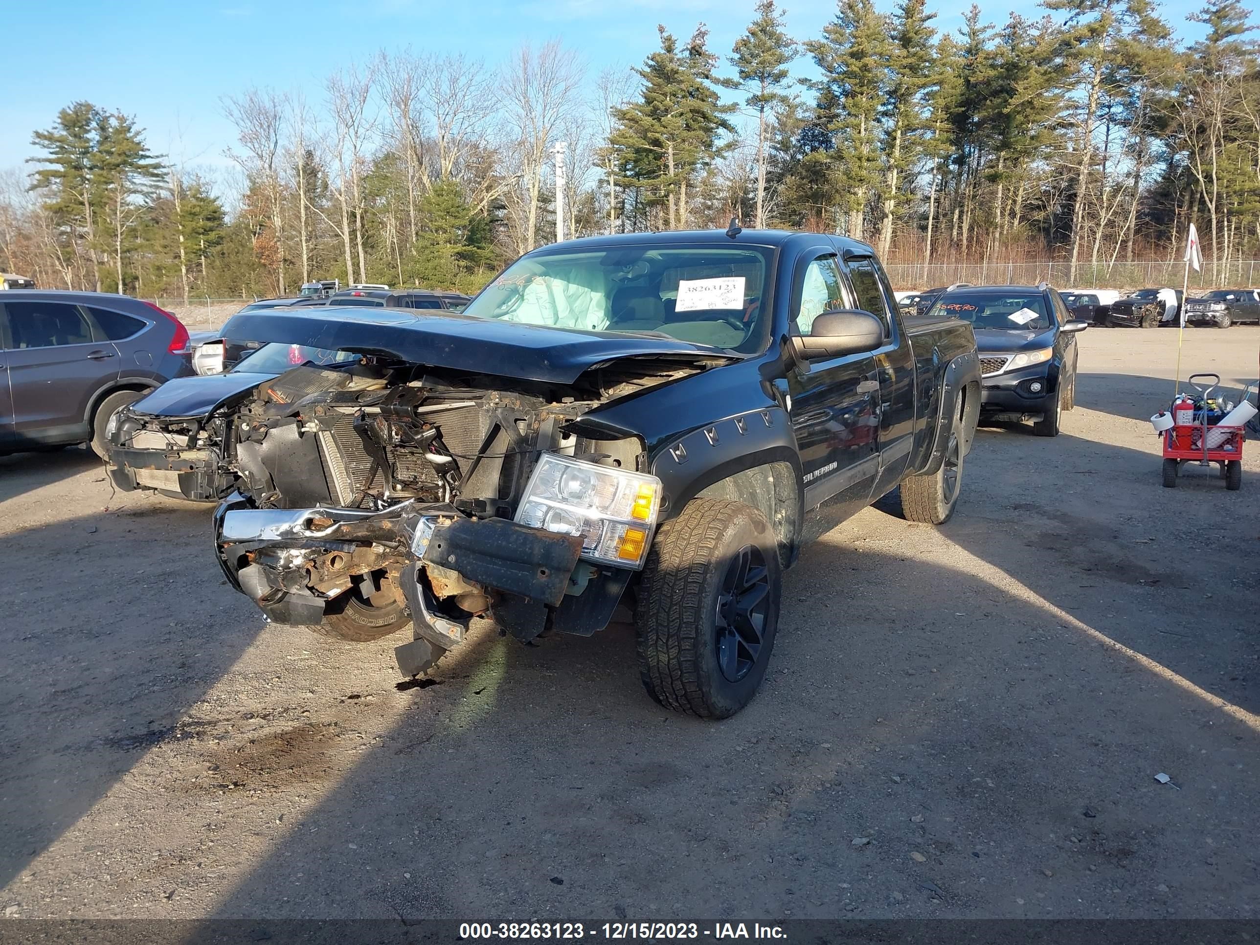 Photo 1 VIN: 1GCRKSE35BZ314886 - CHEVROLET SILVERADO 