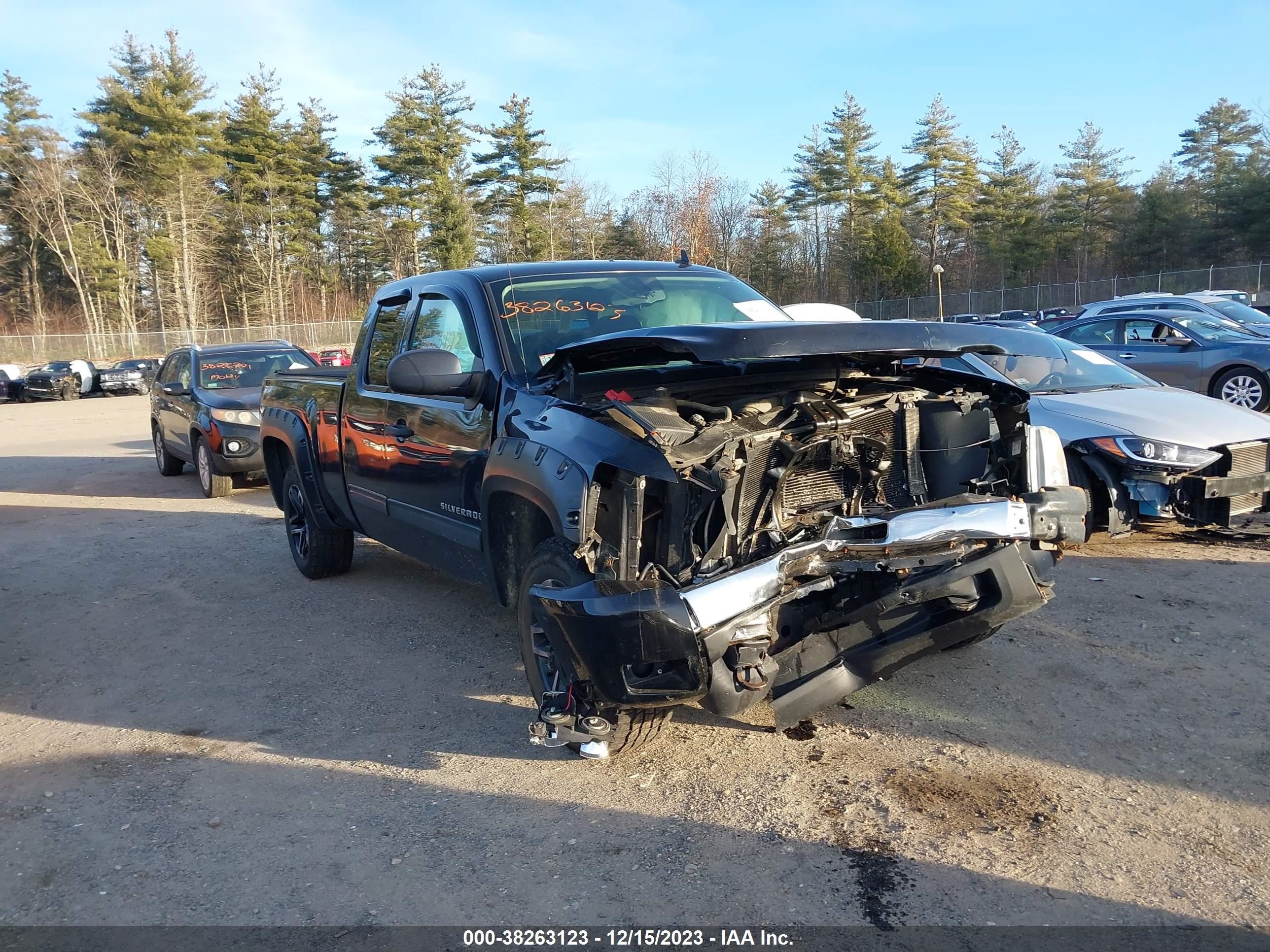 Photo 5 VIN: 1GCRKSE35BZ314886 - CHEVROLET SILVERADO 