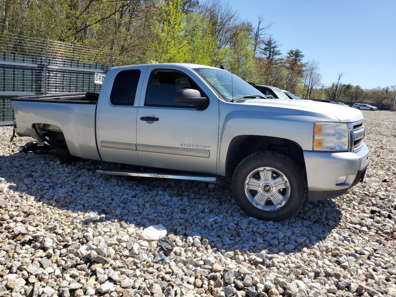 Photo 3 VIN: 1GCRKSE35BZ416205 - CHEVROLET SILVERADO 