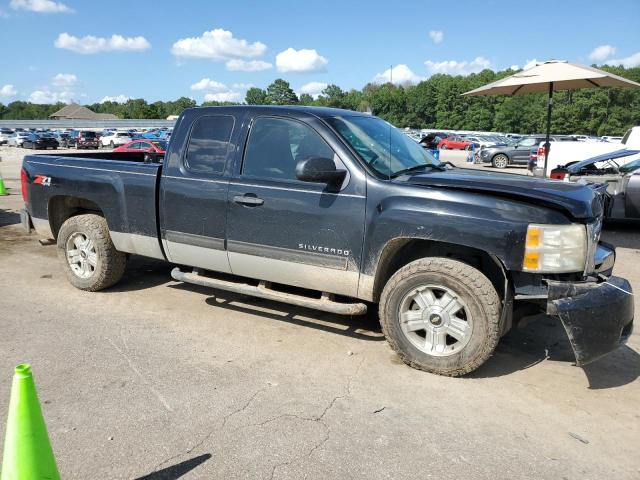 Photo 3 VIN: 1GCRKSE36BZ139810 - CHEVROLET SILVERADO 