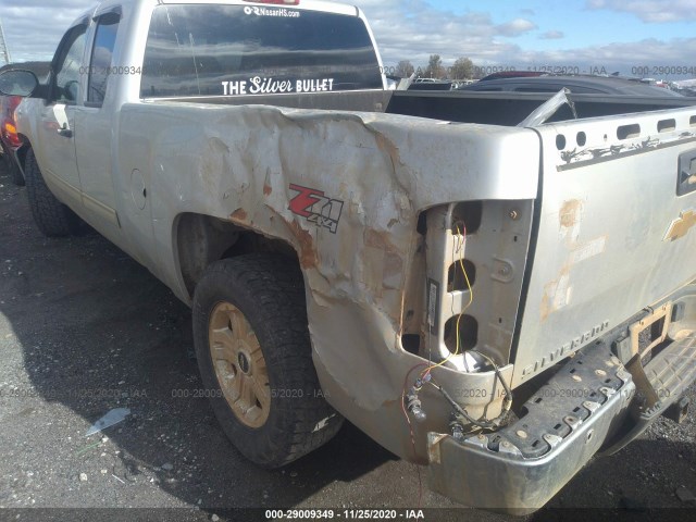 Photo 5 VIN: 1GCRKSE36BZ213677 - CHEVROLET SILVERADO 1500 