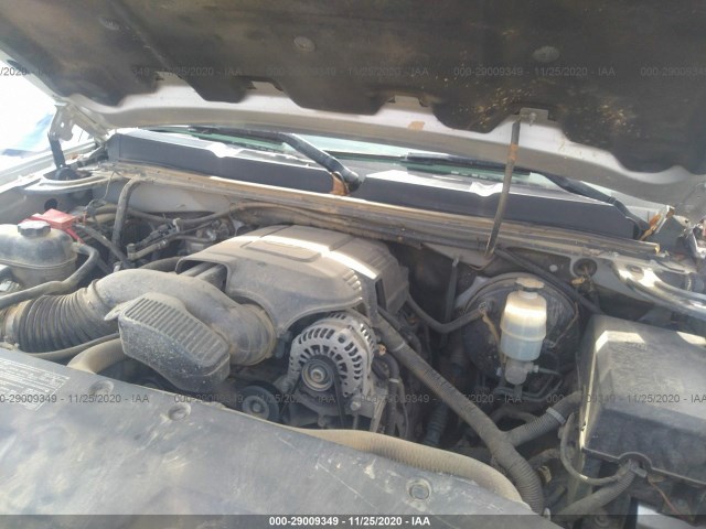 Photo 9 VIN: 1GCRKSE36BZ213677 - CHEVROLET SILVERADO 1500 