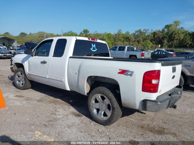 Photo 2 VIN: 1GCRKSE36BZ235937 - CHEVROLET SILVERADO 1500 