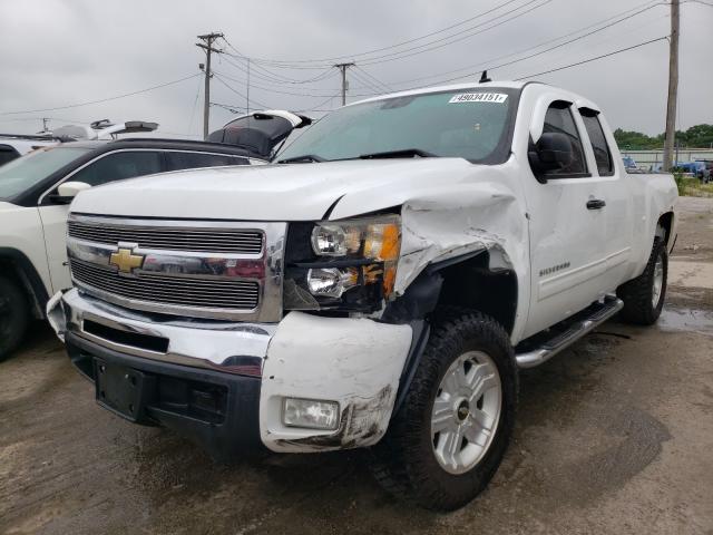 Photo 1 VIN: 1GCRKSE36BZ400451 - CHEVROLET SILVERADO 