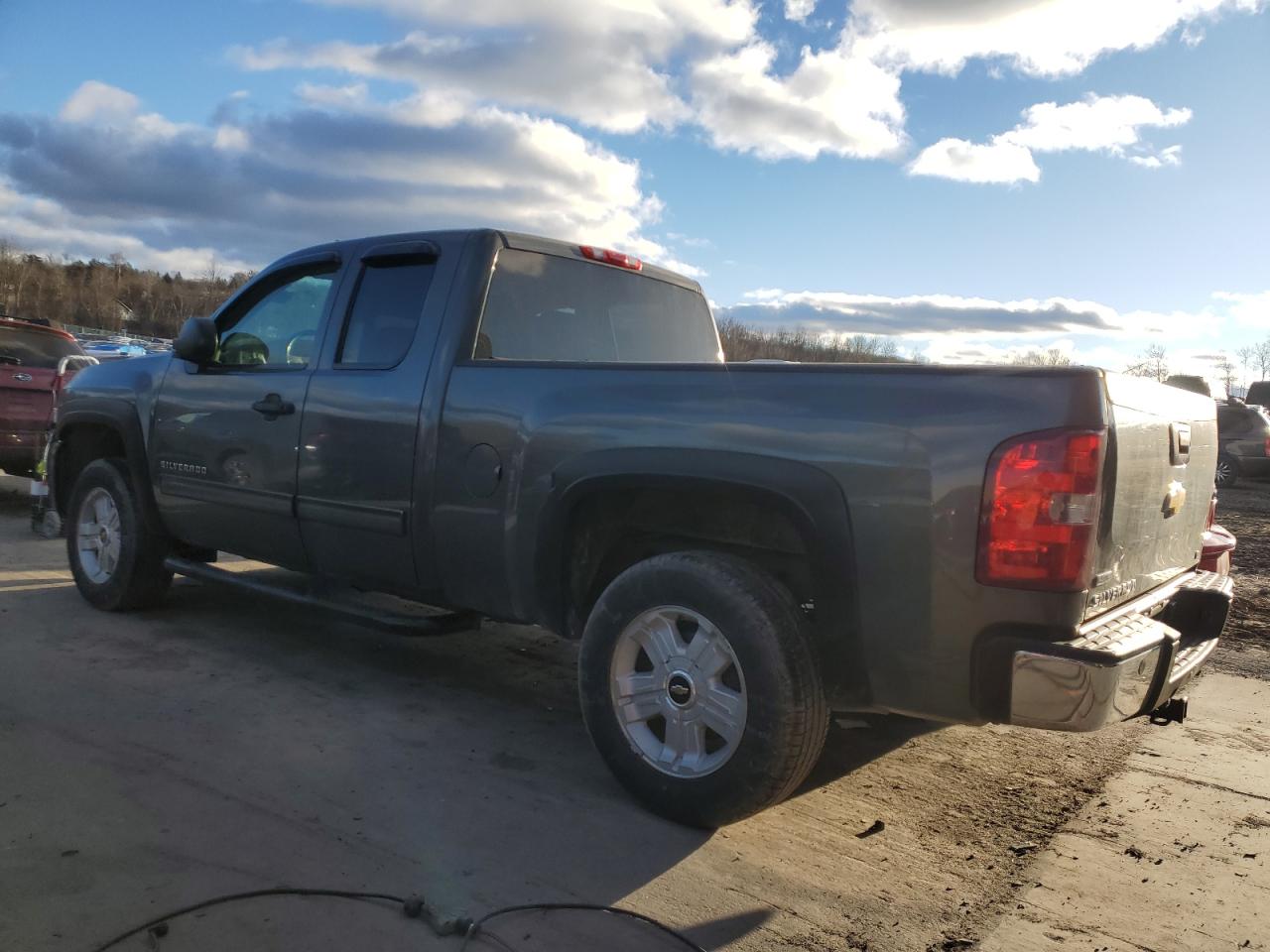 Photo 1 VIN: 1GCRKSE36BZ417413 - CHEVROLET SILVERADO 