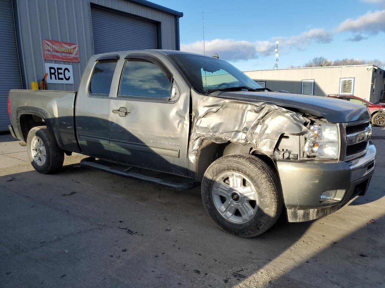 Photo 3 VIN: 1GCRKSE36BZ417413 - CHEVROLET SILVERADO 