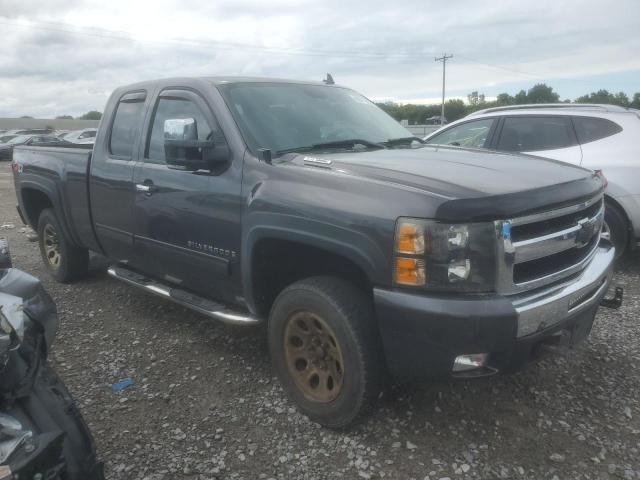 Photo 3 VIN: 1GCRKSE37BZ222324 - CHEVROLET SILVERADO 