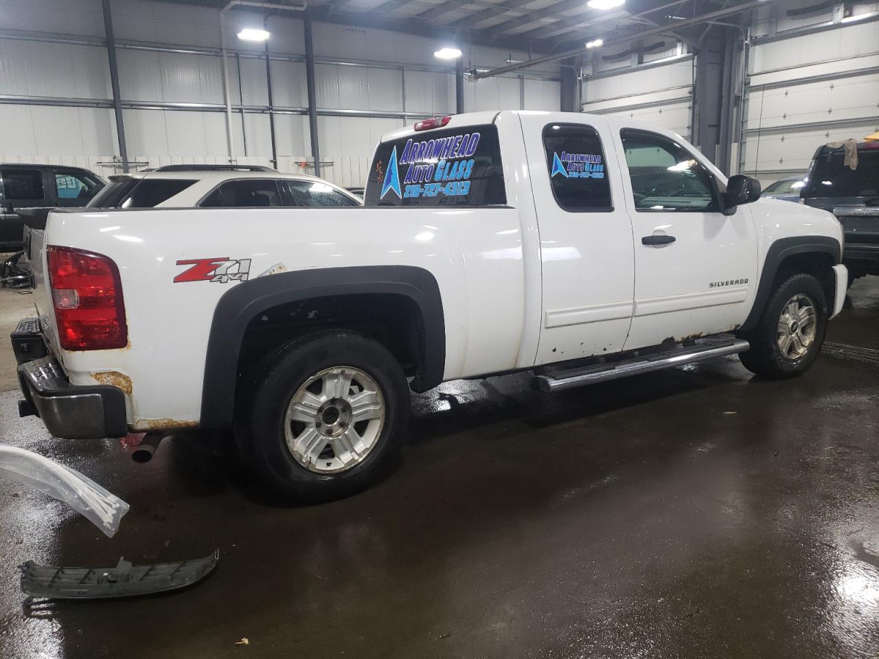 Photo 2 VIN: 1GCRKSE37BZ306062 - CHEVROLET SILVERADO 