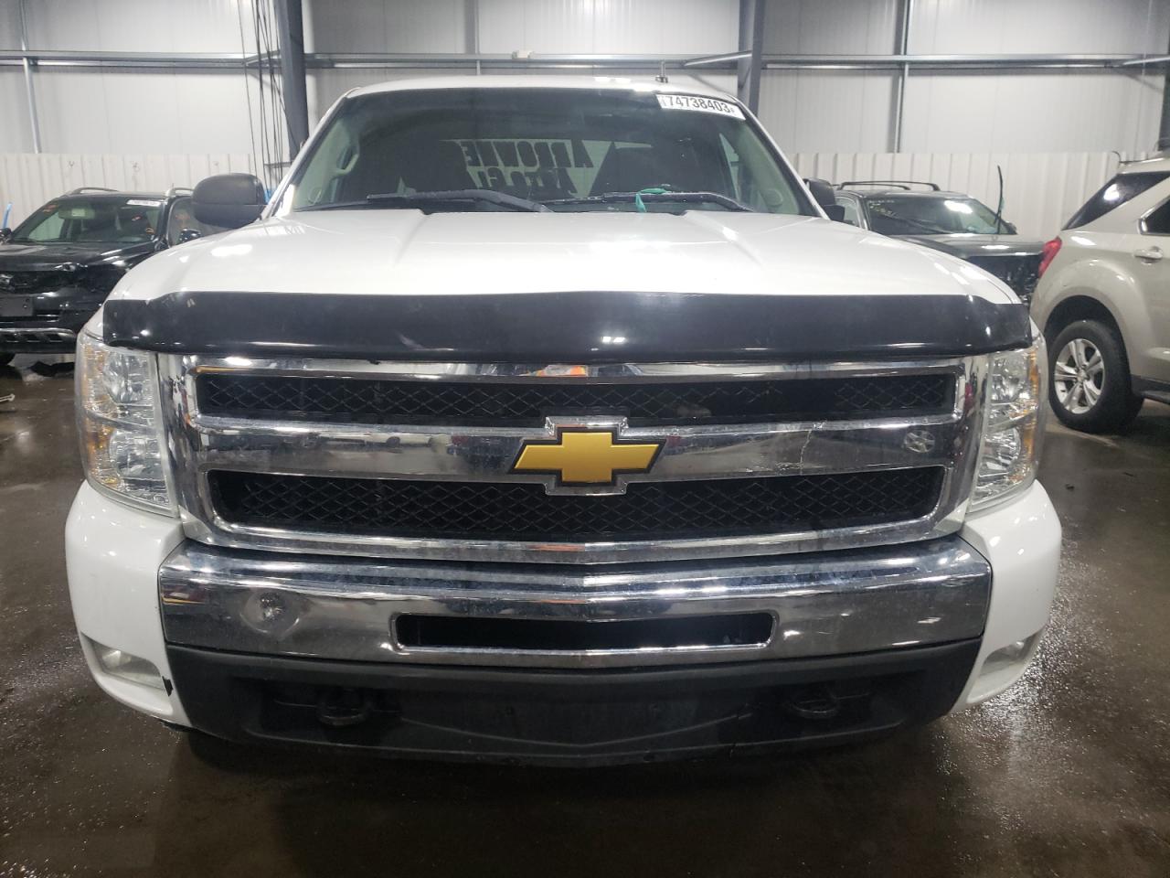 Photo 4 VIN: 1GCRKSE37BZ306062 - CHEVROLET SILVERADO 