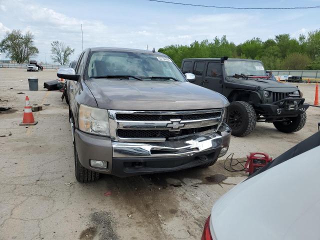 Photo 4 VIN: 1GCRKSE37BZ317160 - CHEVROLET SILVERADO 