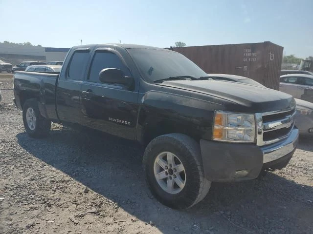 Photo 3 VIN: 1GCRKSE38BZ111412 - CHEVROLET SILVERADO 