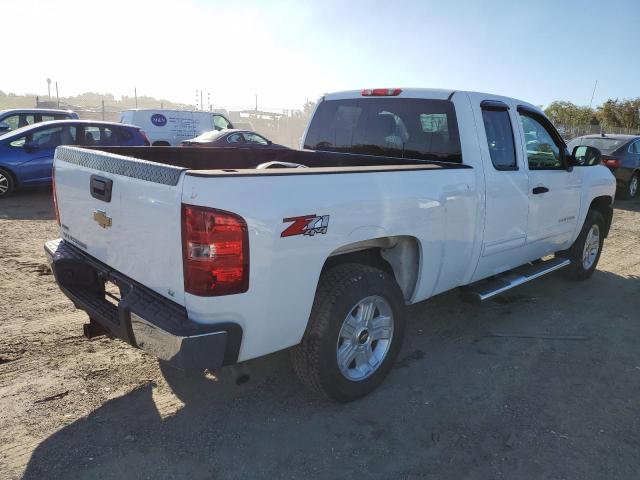 Photo 3 VIN: 1GCRKSE38BZ156608 - CHEVROLET SILVERADO 