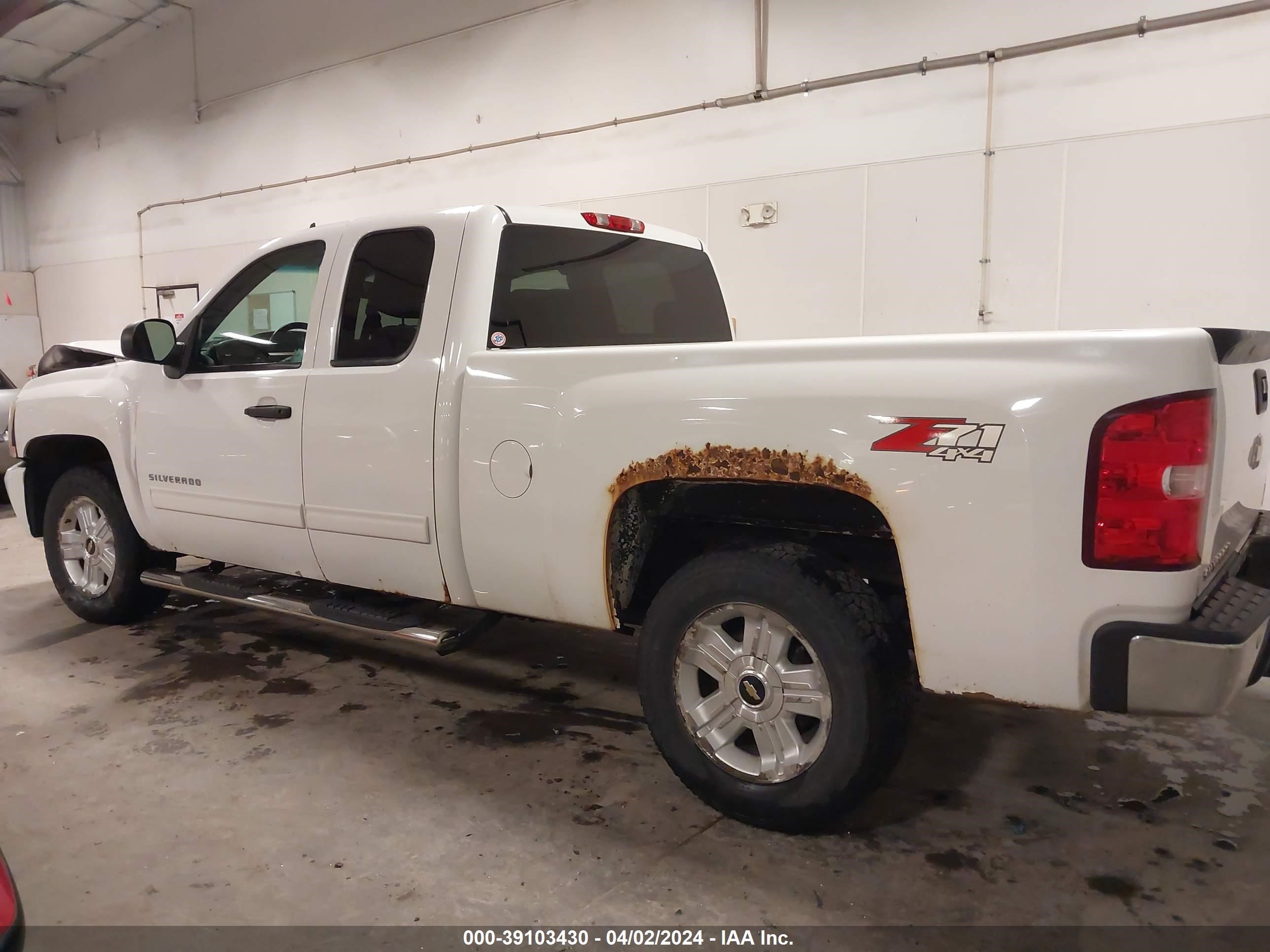 Photo 13 VIN: 1GCRKSE38BZ337546 - CHEVROLET SILVERADO 