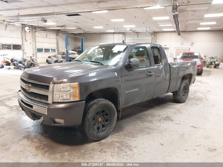 Photo 1 VIN: 1GCRKSE39BZ108972 - CHEVROLET SILVERADO 