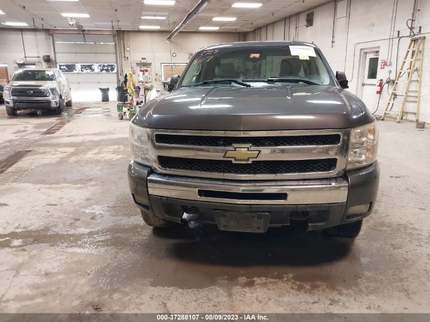 Photo 11 VIN: 1GCRKSE39BZ108972 - CHEVROLET SILVERADO 