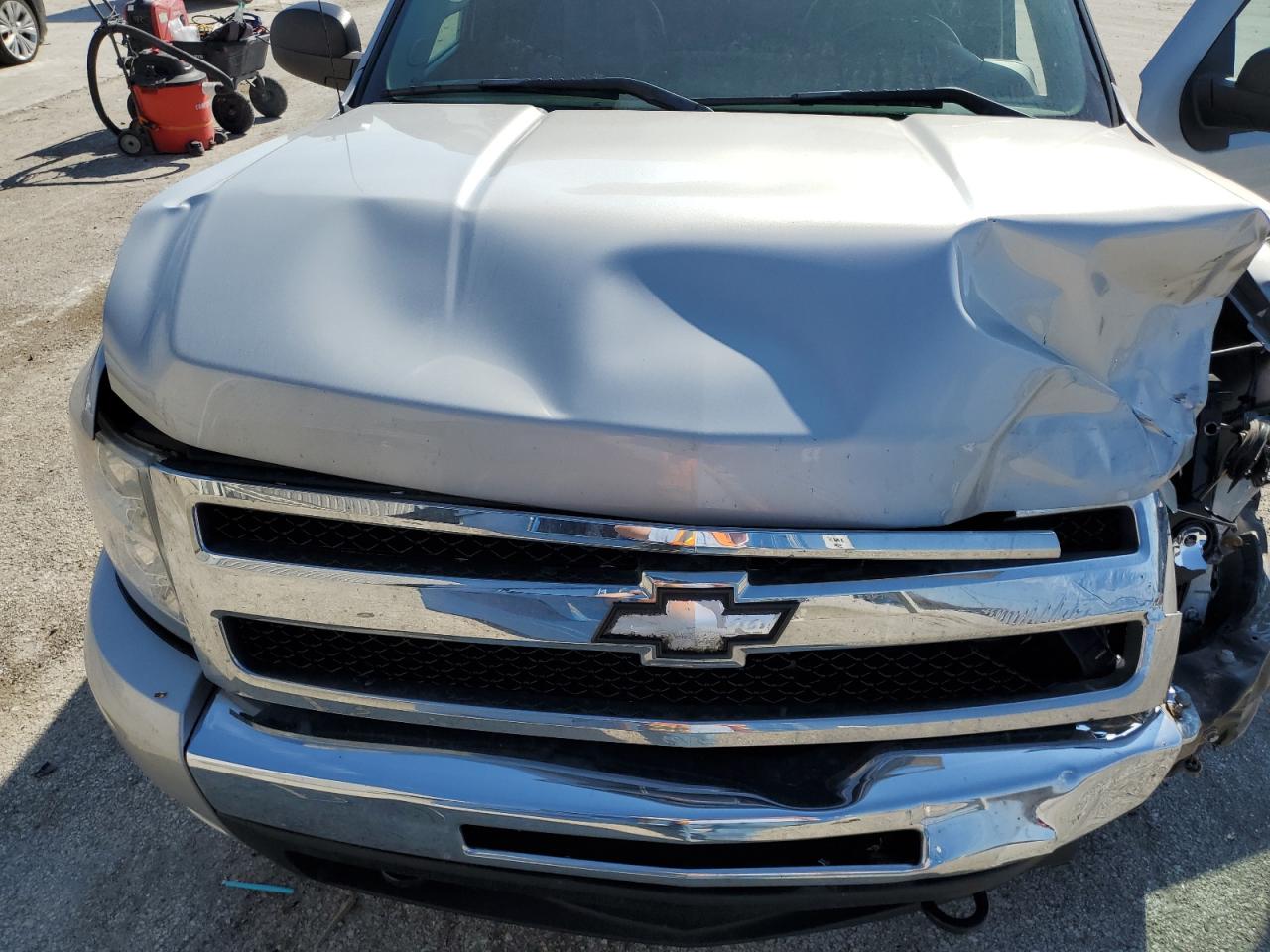 Photo 10 VIN: 1GCRKSE39BZ401772 - CHEVROLET SILVERADO 