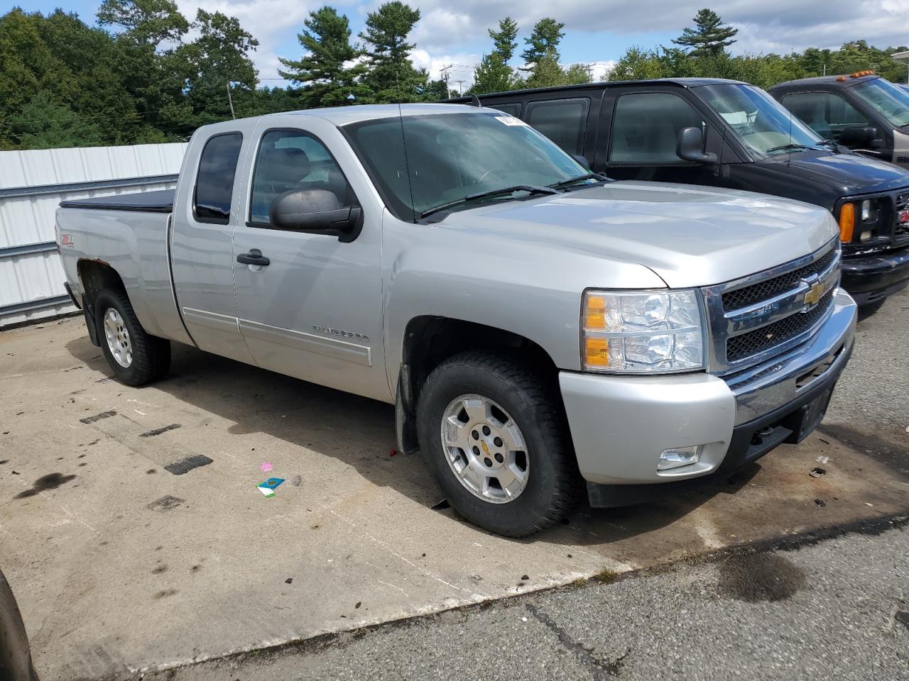 Photo 3 VIN: 1GCRKSE39BZ423206 - CHEVROLET SILVERADO 