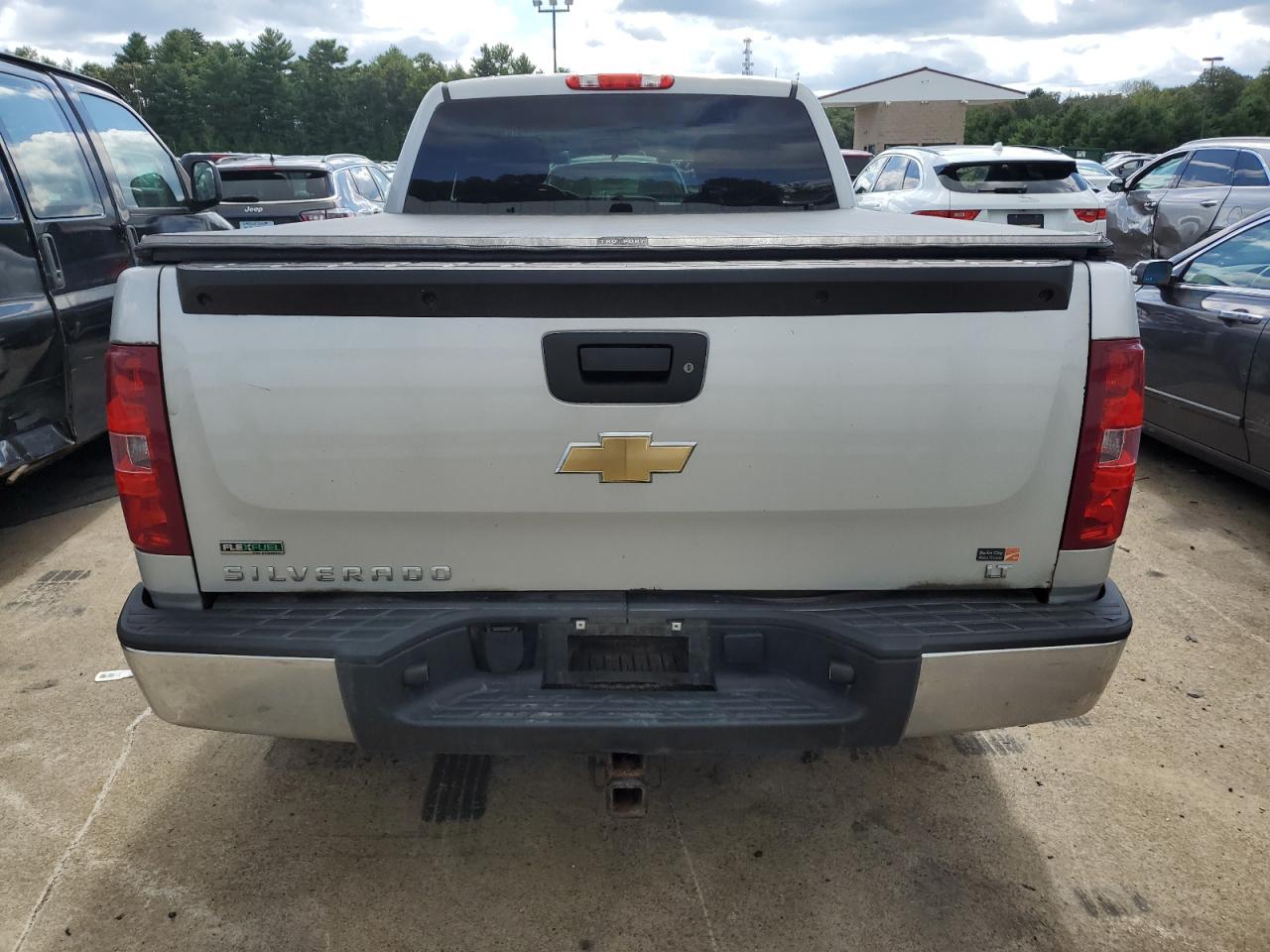 Photo 5 VIN: 1GCRKSE39BZ423206 - CHEVROLET SILVERADO 