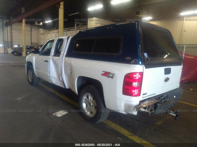 Photo 2 VIN: 1GCRKSE39BZ457971 - CHEVROLET SILVERADO 1500 