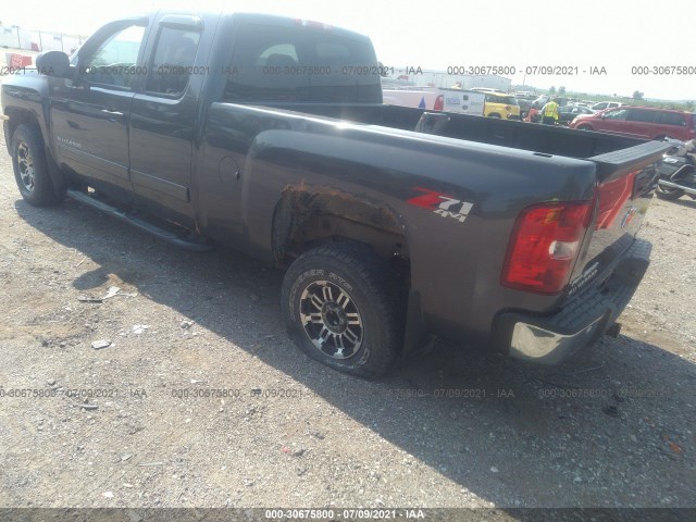 Photo 2 VIN: 1GCRKSE3XBZ151944 - CHEVROLET SILVERADO 1500 