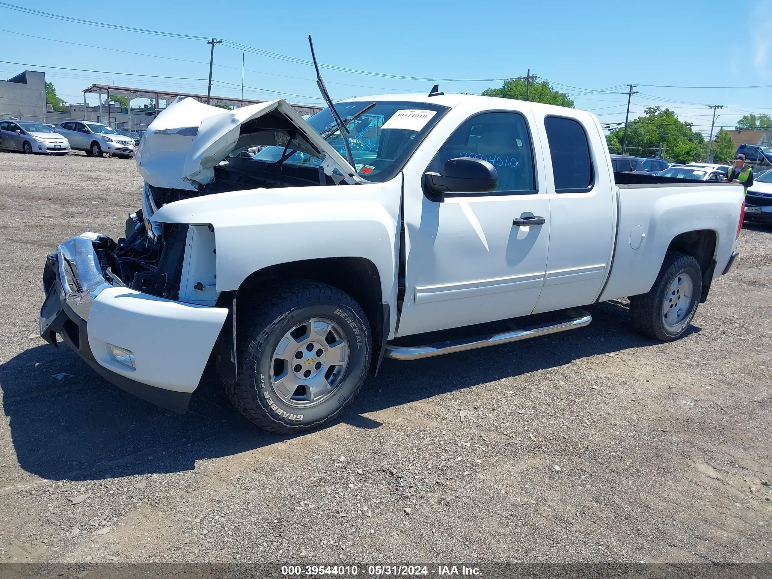 Photo 1 VIN: 1GCRKSE3XBZ458563 - CHEVROLET SILVERADO 