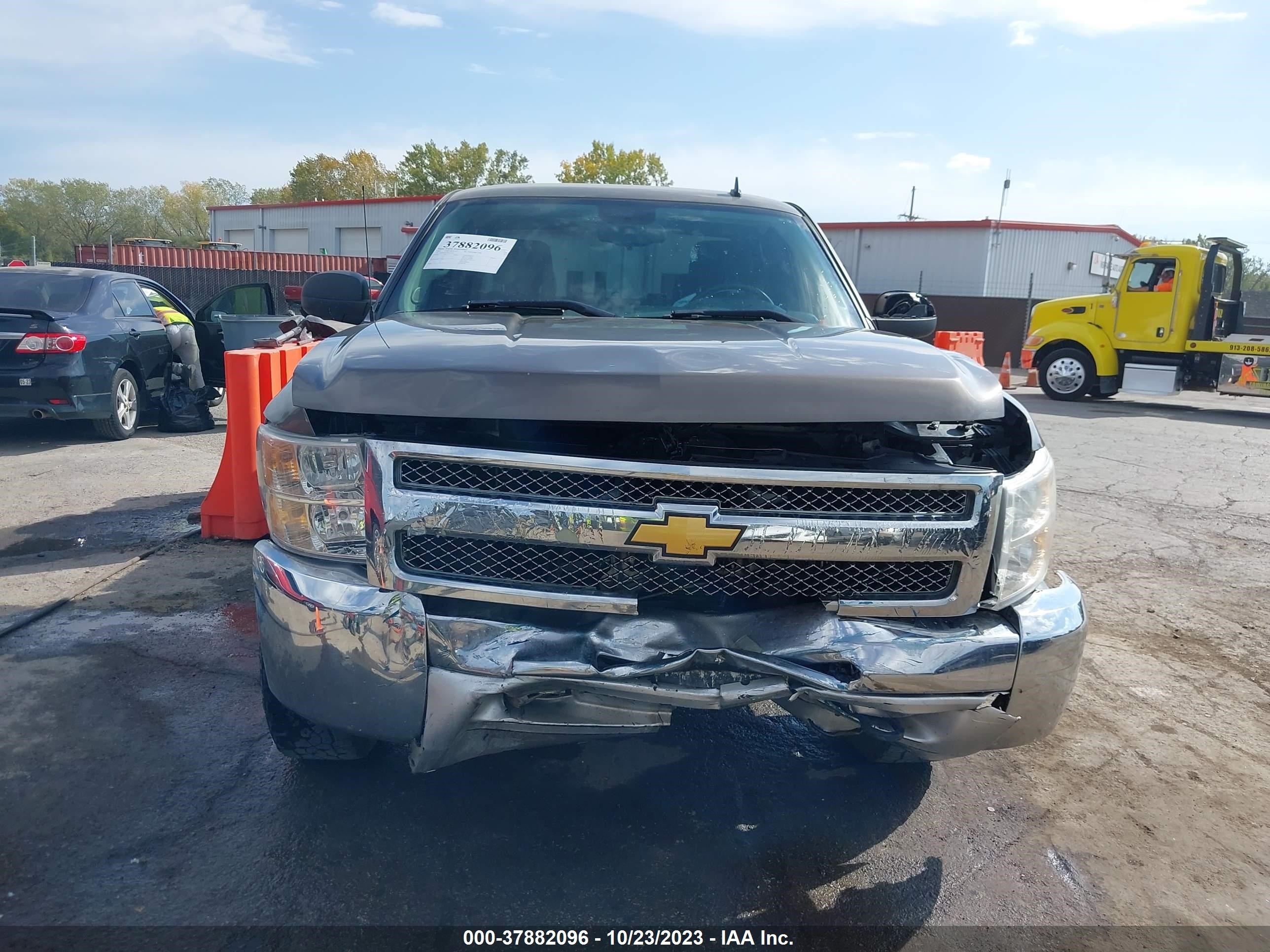 Photo 12 VIN: 1GCRKSE70CZ210665 - CHEVROLET SILVERADO 