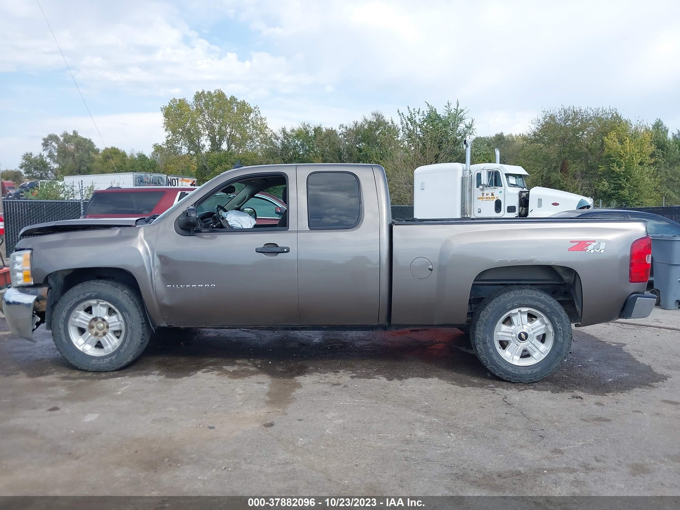 Photo 14 VIN: 1GCRKSE70CZ210665 - CHEVROLET SILVERADO 