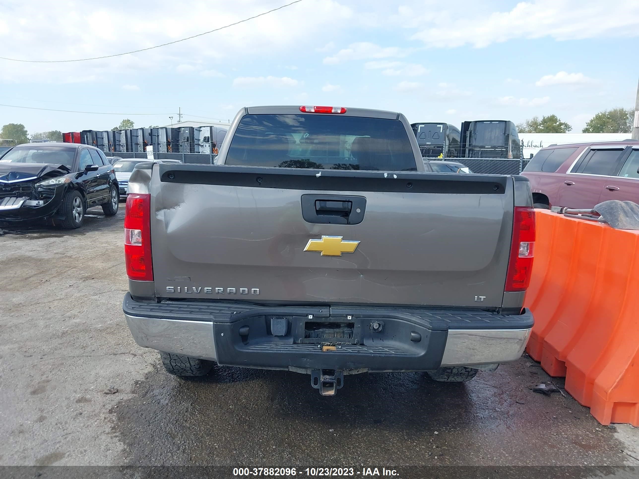 Photo 16 VIN: 1GCRKSE70CZ210665 - CHEVROLET SILVERADO 