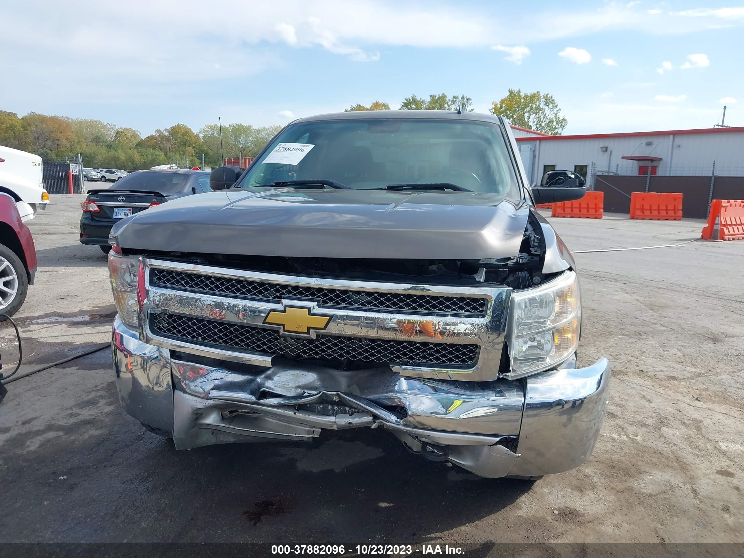 Photo 5 VIN: 1GCRKSE70CZ210665 - CHEVROLET SILVERADO 