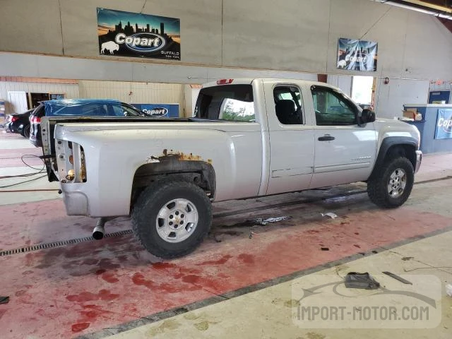 Photo 2 VIN: 1GCRKSE70DZ199460 - CHEVROLET SILVERADO 