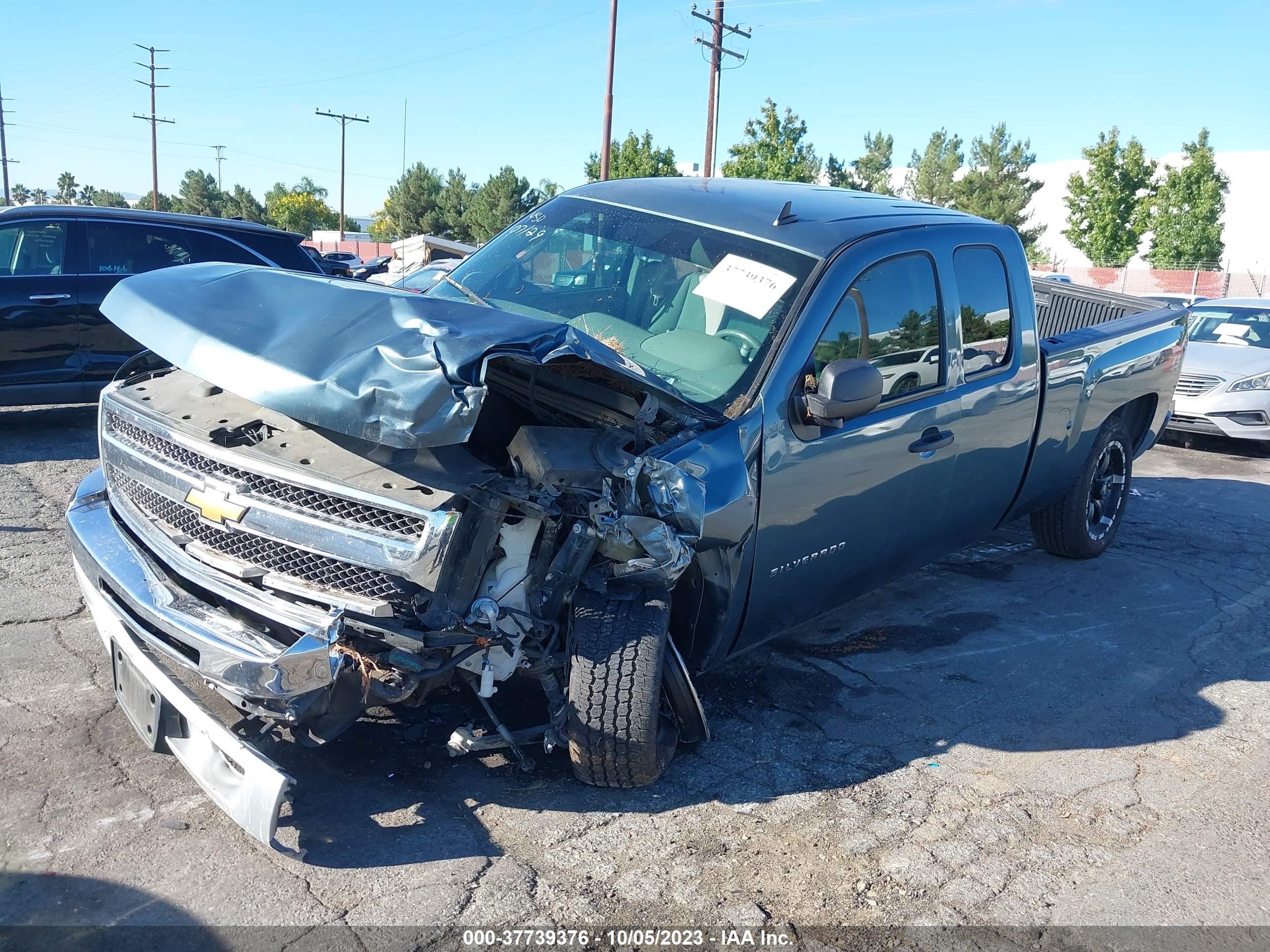 Photo 1 VIN: 1GCRKSE70DZ317037 - CHEVROLET SILVERADO 