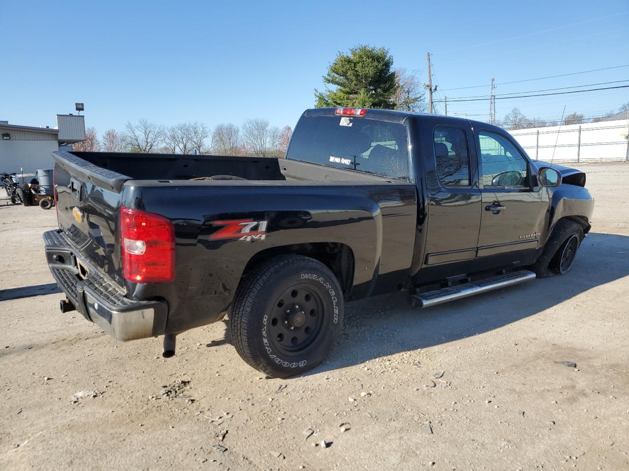 Photo 2 VIN: 1GCRKSE70DZ339751 - CHEVROLET SILVERADO 